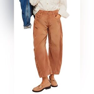 Wide-Leg Corduroy Pants in Rust